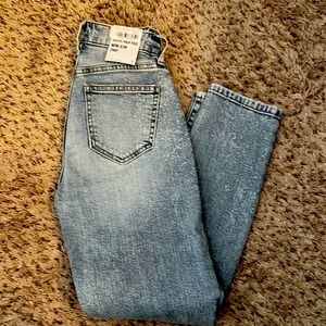 Super High Rise Mom Jean Crop
